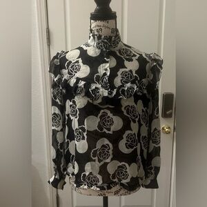 Unique Floral Silky Top M
